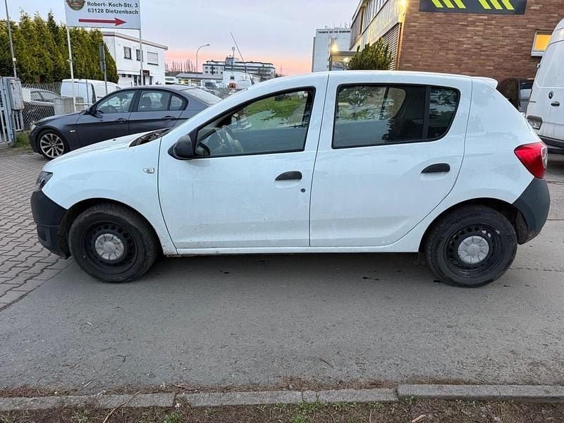 Gebraucht Dacia Sandero 75 PS (55 kW) 2013 Weiß Limousine