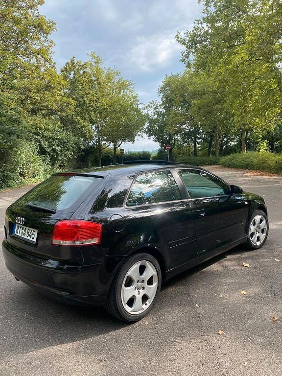 Gebraucht Audi A3 Sport 102 PS (75 kW) 2004 Schwarz Kleinwagen