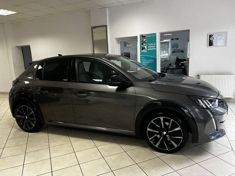 Grau Gebraucht 2021 Peugeot 208 GT Kleinwagen | 13.999 € (Fairer Preis) - Bild 1/4