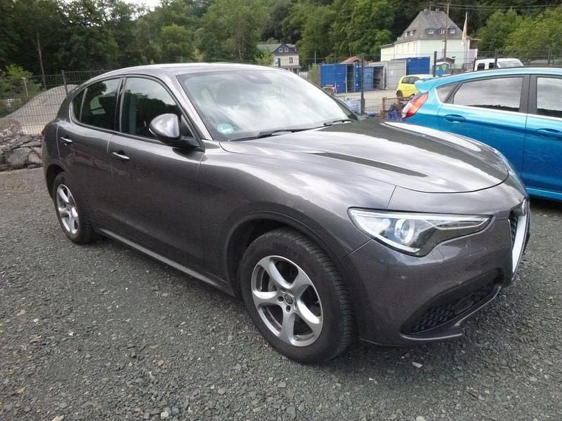 Second-hand Alfa Romeo Stelvio Super 190 CP (139 kW) 2019 Gri SUV