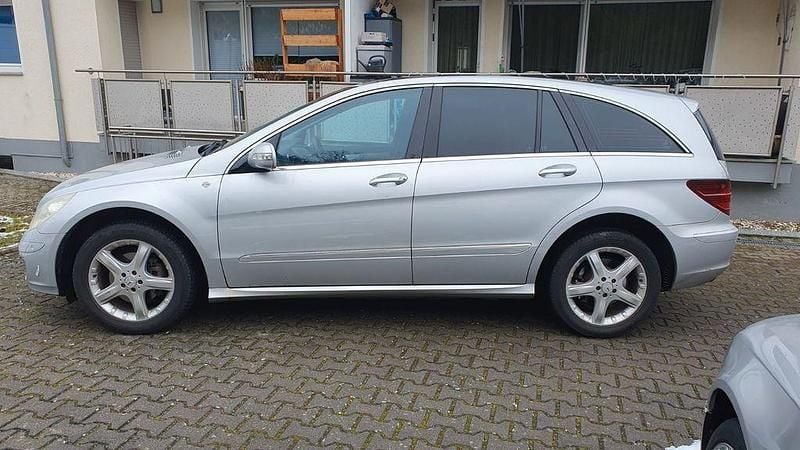 Gebraucht Mercedes R320 224 PS (164 kW) 2006 Silber Van / Kleinbus