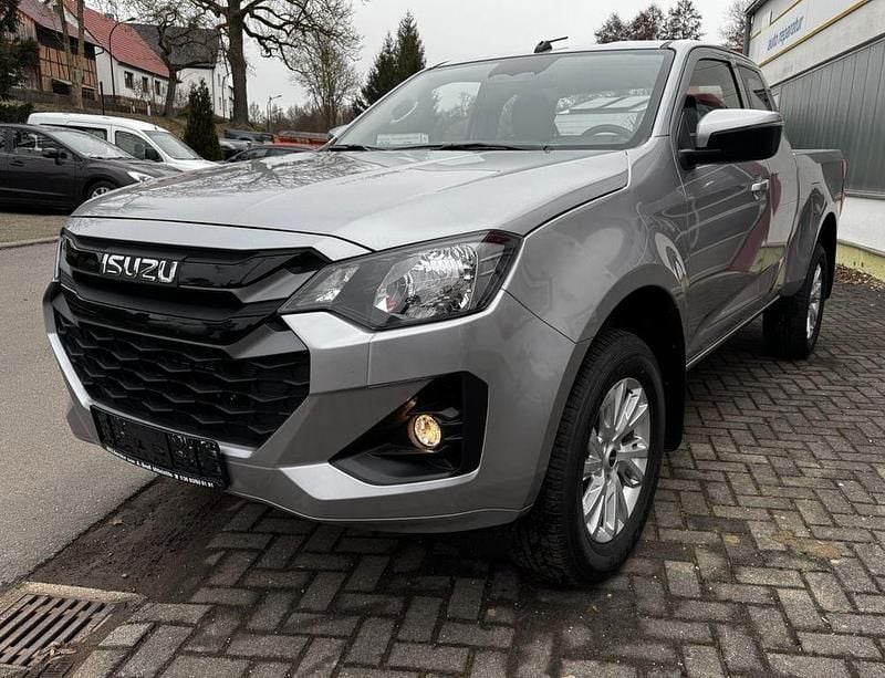 Neu Isuzu D-Max 163 PS (119 kW) 2026 Silber Pickup