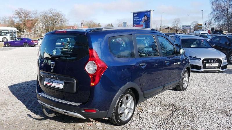 Gebraucht Dacia Lodgy 109 PS (80 kW) 2019 Blau Van / Kleinbus