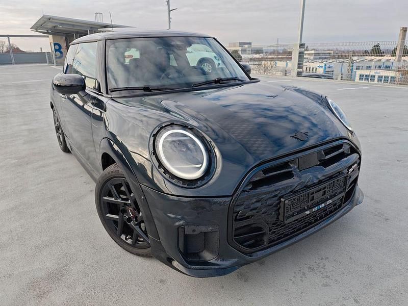 Grau Gebraucht 2024 Mini John Cooper Works Kleinwagen | 32.290 € (Guter Preis) - Bild 1/4
