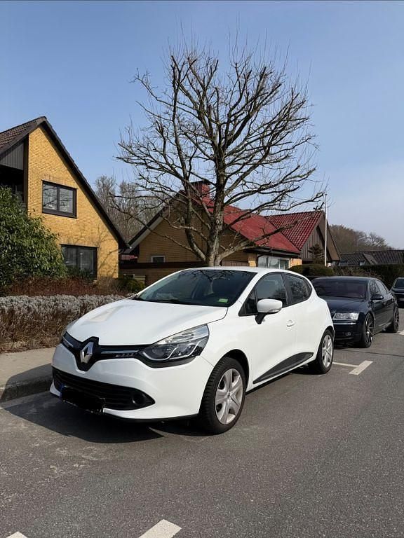 Gebraucht Renault Clio IV Dynamique 90 PS (66 kW) 2015 Weiß Limousine