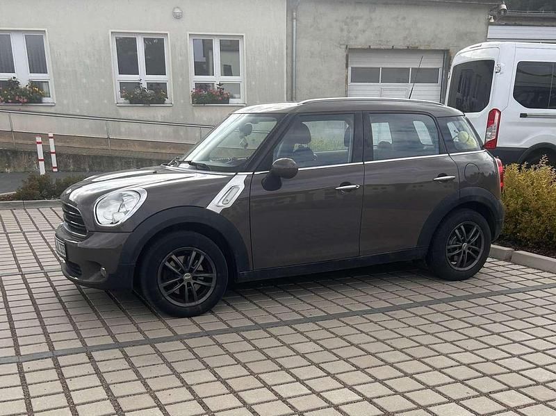Braun Gebraucht 2016 Mini Countryman SUV | 10.000 € - Bild 1/4