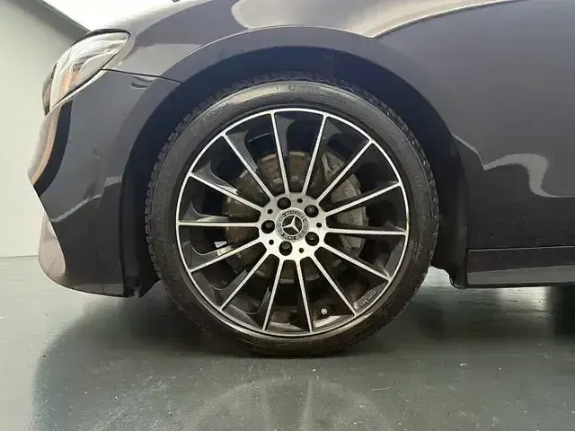 Gebraucht Mercedes E220 AMG line 194 PS (142 kW) 2019 Schwarz Coupé