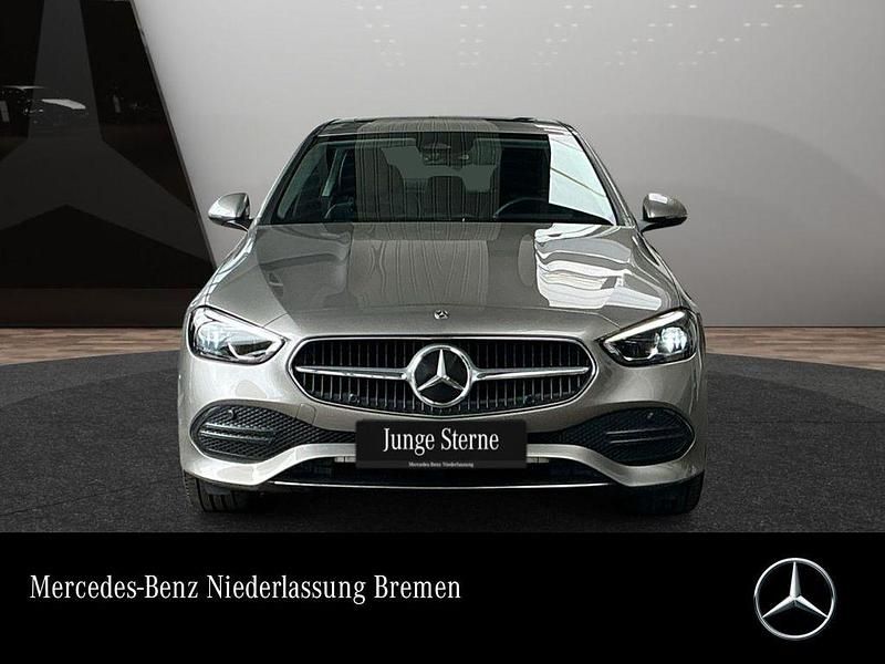Silber Gebraucht 2024 Mercedes C300e Advanced Plus Limousine | 41.890 € (Superpreis) - Bild 1/3