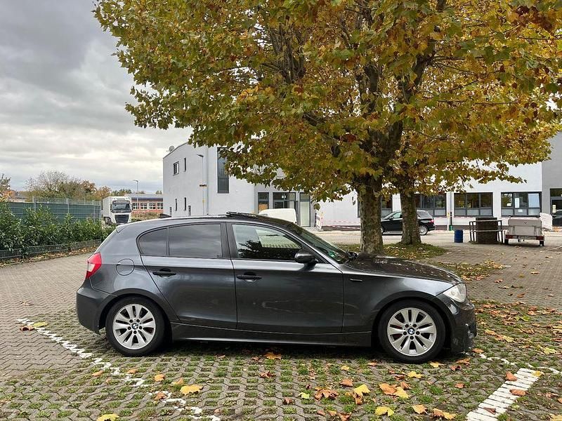 Gebraucht BMW 118 Basis 129 PS (94 kW) 2006 Grau Kleinwagen