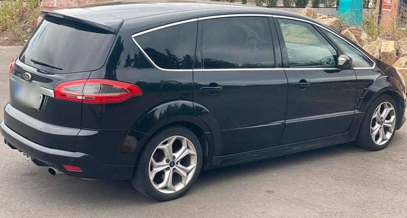 Second-hand Ford S-MAX 203 CP (149 kW) 2011 Negru Monovolum