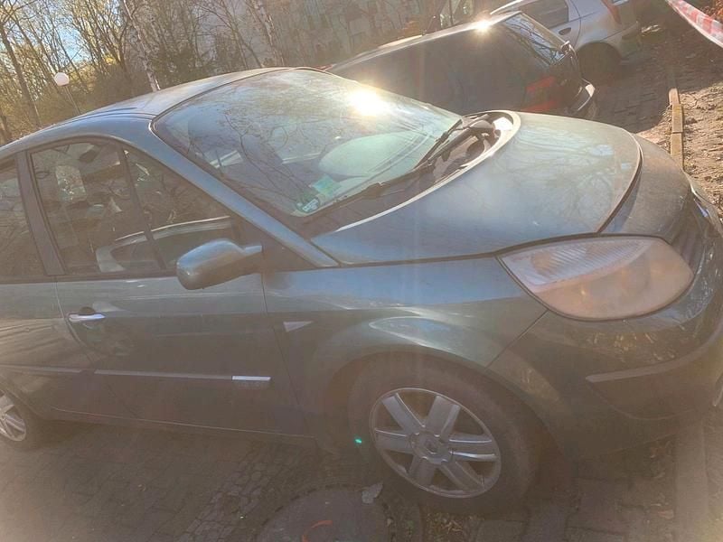 Gebraucht Renault Clio 100 PS (73 kW) 2004 Grün Kleinwagen