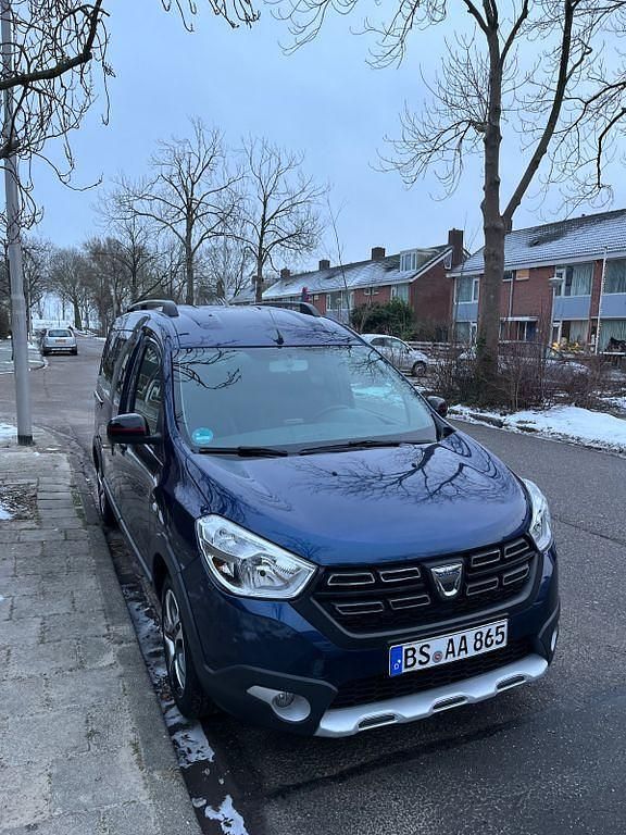 Blau Gebraucht 2019 Dacia Dokker Stepway Van / Kleinbus | 10.700 € (Superpreis) - Bild 1/4
