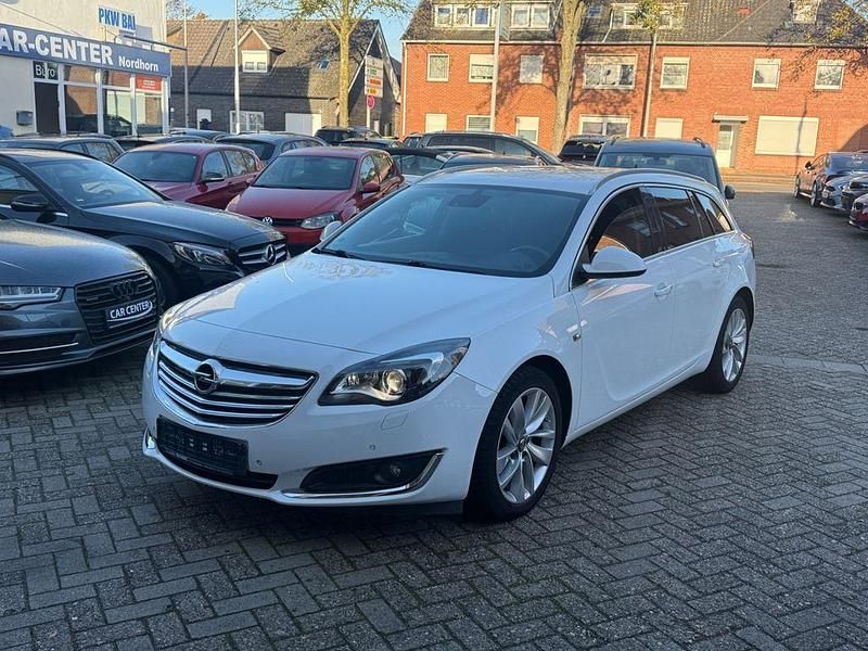 Weiß Gebraucht 2014 Opel Insignia Innovation Kombi | 9.900 € (Fairer Preis) - Bild 1/4