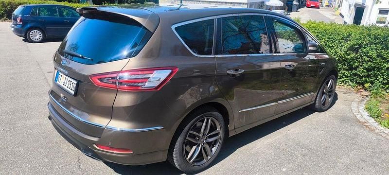 Gebraucht Ford S-MAX Vignale 179 PS (131 kW) 2017 Braun Van / Kleinbus