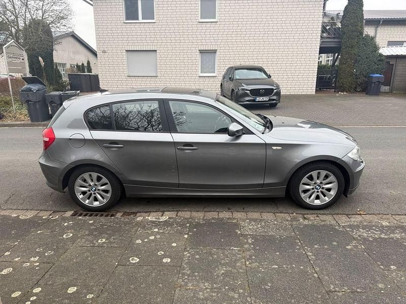 Gebraucht BMW 118 143 PS (105 kW) 2010 Grau Kleinwagen