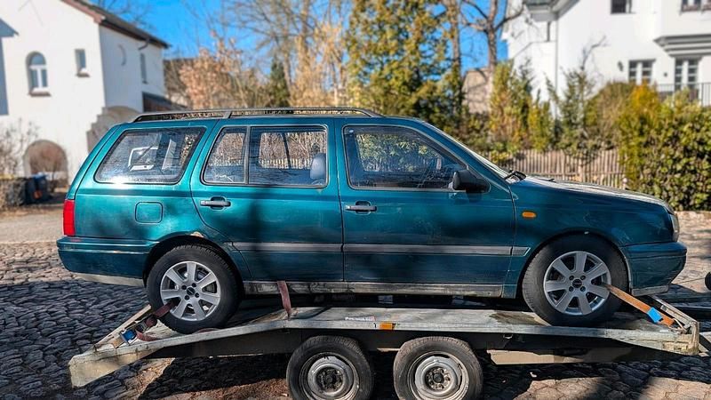 Gebraucht VW Golf III 90 PS (66 kW) 1996 Grün Kombi