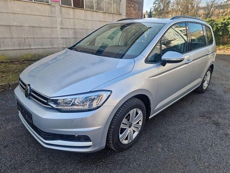 Gebraucht VW Touran Comfortline 150 PS (110 kW) 2023 Silber Van / Kleinbus