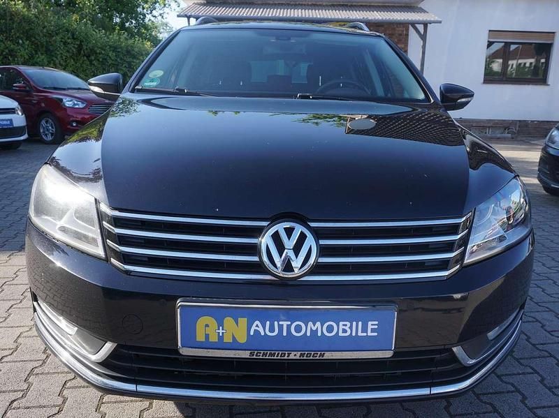 Deep black perleffekt Gebraucht 2013 VW Passat Comfortline Kombi | 9.999 € (Fairer Preis) - Bild 1/4