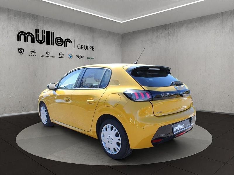 Gebraucht Peugeot 208 Allure 101 PS (74 kW) 2023 Gelb Kleinwagen