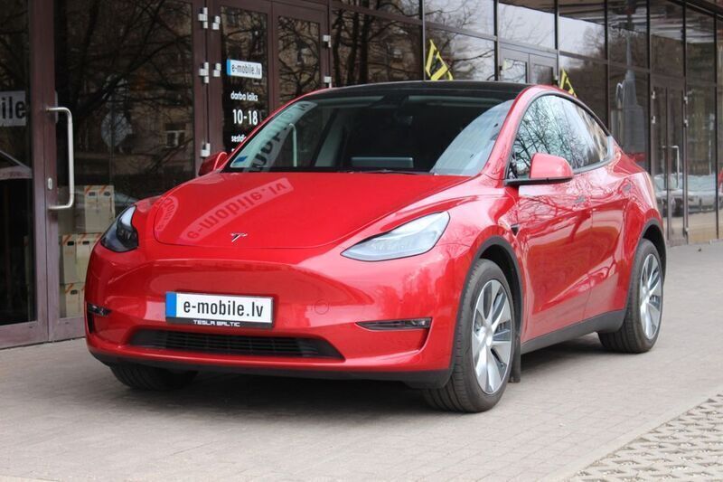 Rot Gebraucht 2021 Tesla Model Y Long Range SUV | 36.800 € (Fairer Preis) - Bild 1/4