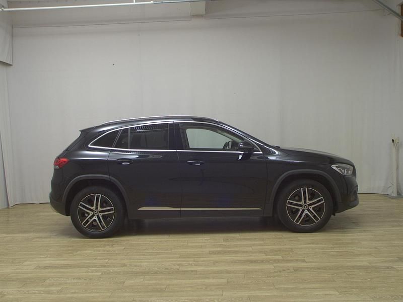 Schwarz Gebraucht 2022 Mercedes GLA200 Progressive SUV | 28.980 € (Superpreis) - Bild 1/4