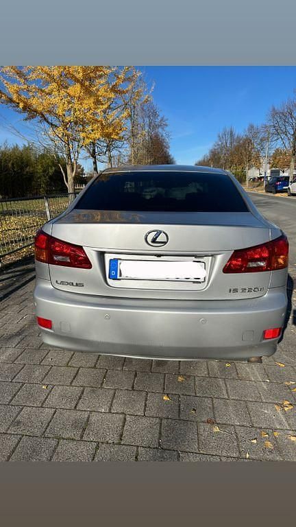 Silber Gebraucht 2006 Lexus IS220d Sport Line Limousine | 5.000 € (Fairer Preis) - Bild 1/4