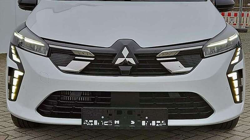 Weiss Gebraucht 2024 Mitsubishi Colt Plus Limousine | 17.470 € - Bild 1/1