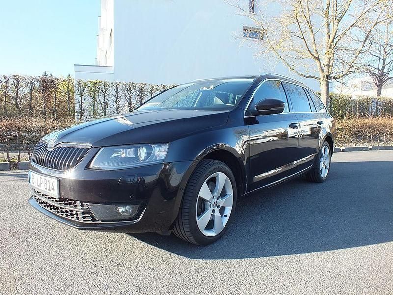 Gebraucht Skoda Octavia Elegance 179 PS (131 kW) 2014 Schwarz Kleinwagen