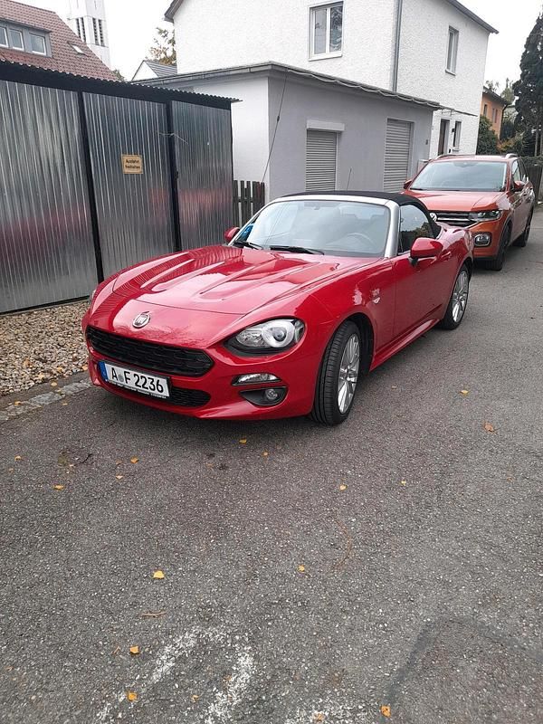 Rot Gebraucht 2016 Fiat 124 Spider Cabrio | 15.000 € (Superpreis) - Bild 1/4