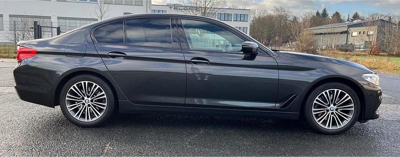 Gebraucht BMW 520 Efficient Dynamics 190 PS (139 kW) 2020 Grau Limousine