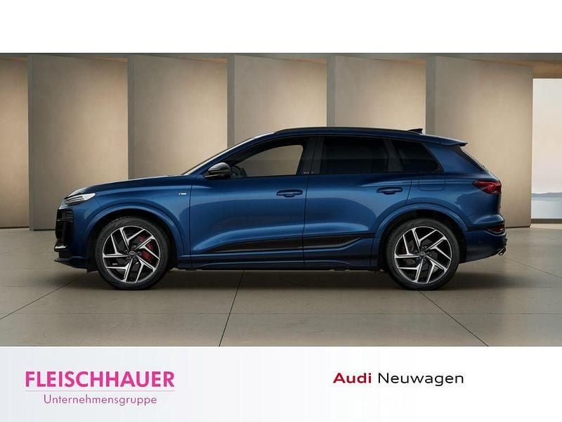 Neu Audi Q6 e-tron Performance 225 kW (306 PS) 2026 Ascariblau metallic SUV