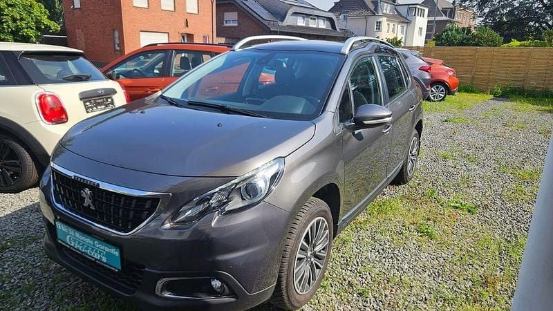 Gebraucht Peugeot 2008 Active 83 PS (61 kW) 2020 Platiniumgrau/metallic SUV