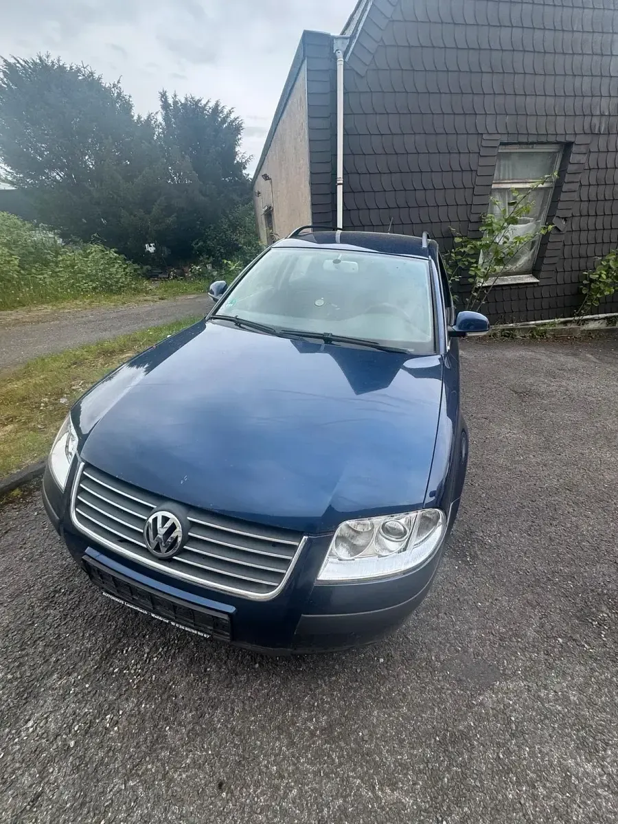 Usata VW Passat 131 CV (96 kW) 2004 Blu Station wagon