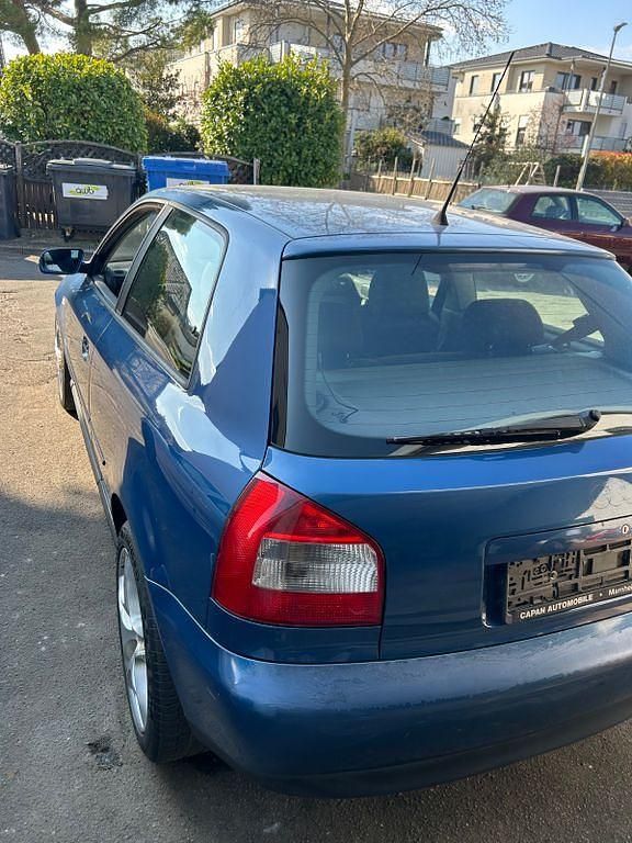 Gebraucht Audi A3 Ambition 131 PS (96 kW) 2002 Blau Kleinwagen
