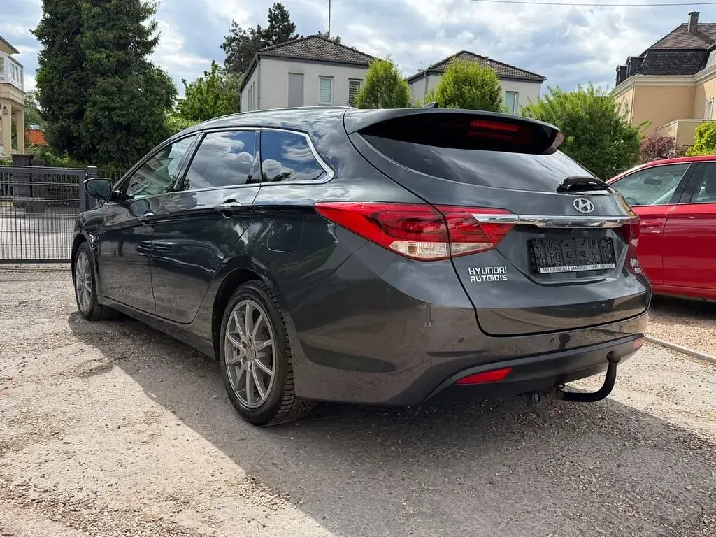 Gebraucht Hyundai i40 116 PS (85 kW) 2016 Grau Limousine