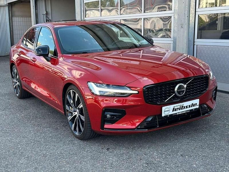 Gebraucht Volvo S60 Ultimate 250 PS (183 kW) 2024 Rot Limousine