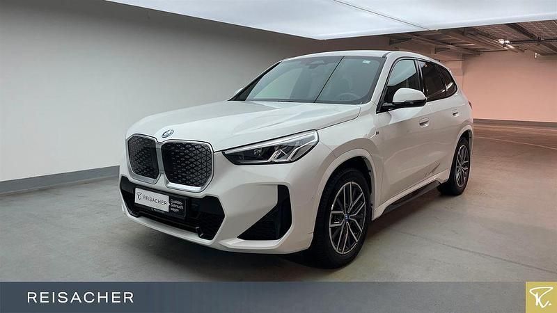 Weiß Gebraucht 2023 BMW iX1 M Sport SUV | 37.499 € (Guter Preis) - Bild 1/4