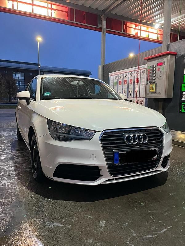 Second-hand Audi A1 86 CP (63 kW) 2011 Alb Hatchback