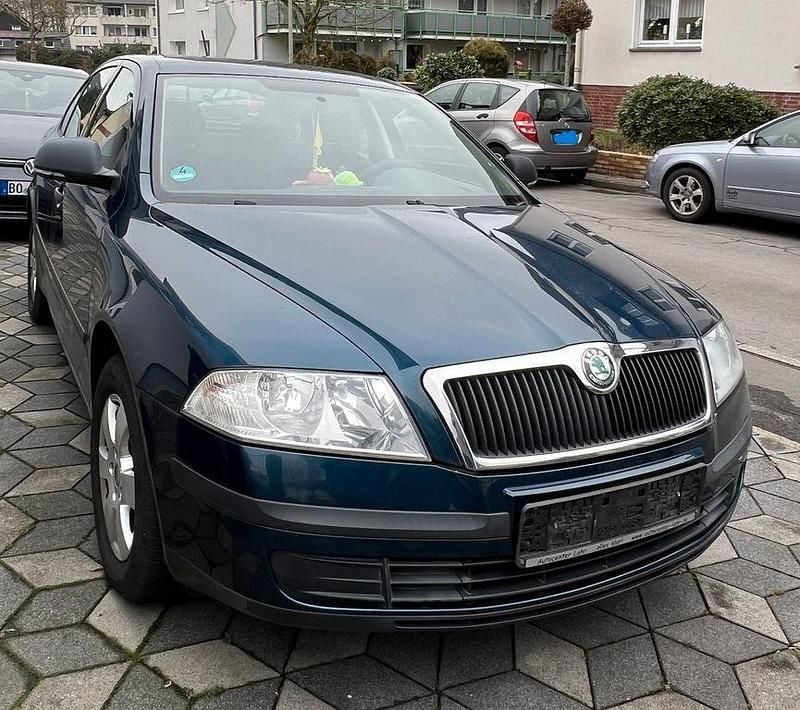 Gebraucht Skoda Octavia Family 102 PS (75 kW) 2012 Grün Limousine