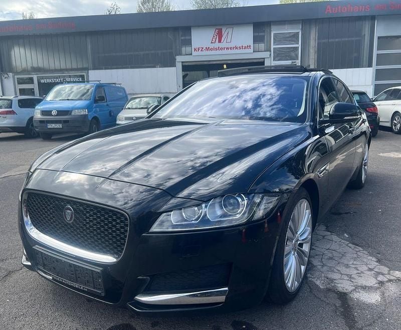 Gebraucht Jaguar XF 163 PS (119 kW) 2015 Schwarz Limousine