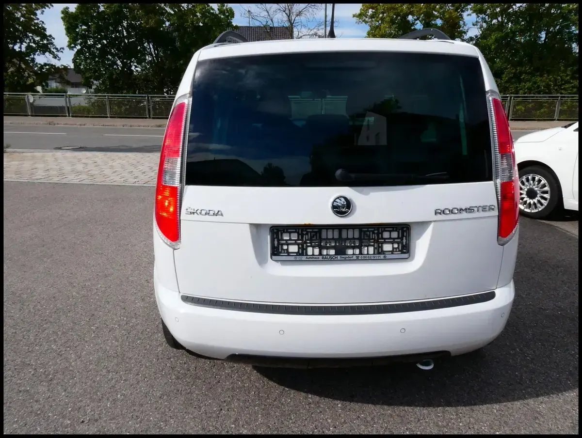Gebraucht Skoda Roomster Noire 86 PS (63 kW) 2014 Weiß Van / Kleinbus