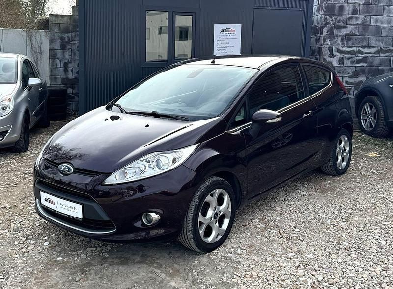 Gebraucht Ford Fiesta Titanium 82 PS (60 kW) 2010 Violet Kleinwagen