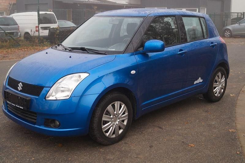 Blau Gebraucht 2007 Suzuki Swift Snow Limousine | 3.999 € (Fairer Preis) - Bild 1/4