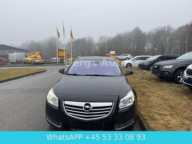 Gebraucht Opel Insignia 160 PS (117 kW) 2012 Schwarz Limousine