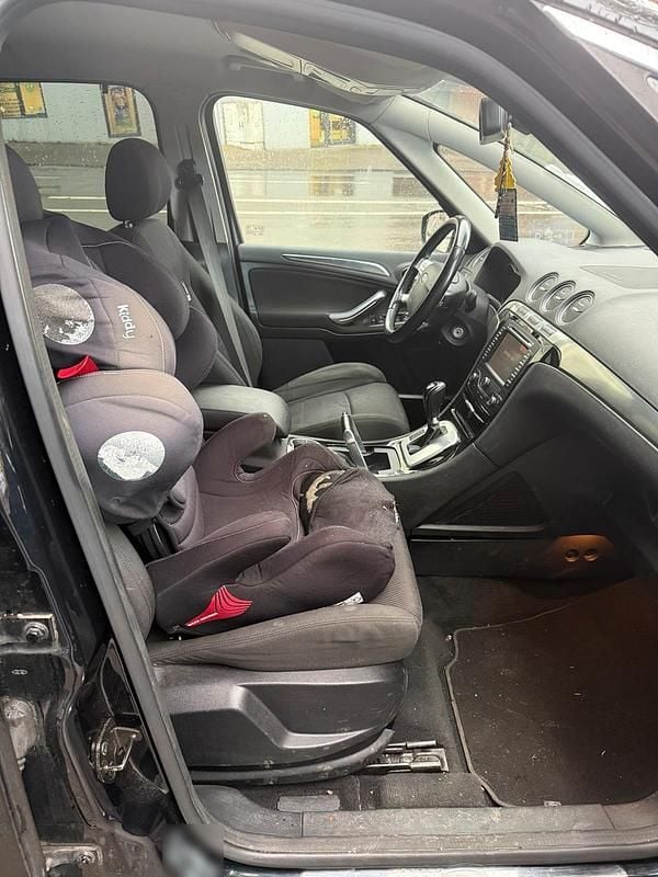 Gebraucht Ford S-MAX S 163 PS (119 kW) 2012 Schwarz Van / Kleinbus