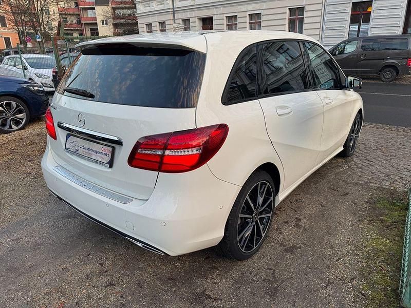Gebraucht Mercedes B200 AMG Edition 1 136 PS (100 kW) 2017 Weiß Kleinwagen