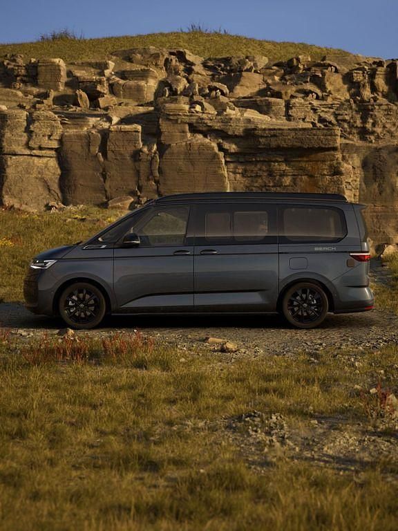 Neu VW California Beach 150 PS (110 kW) 2026 Blau Van