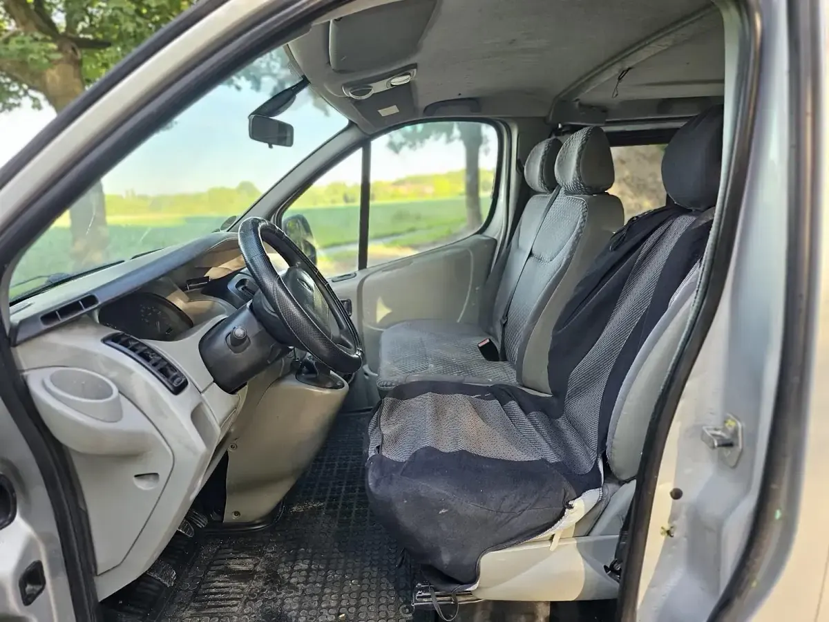 Gebraucht Renault Traffic 115 PS (84 kW) 2007 Silber Van