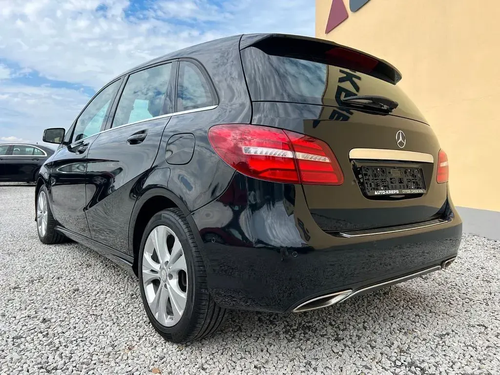 Gebraucht Mercedes B200 136 PS (100 kW) 2015 Schwarz Kleinwagen