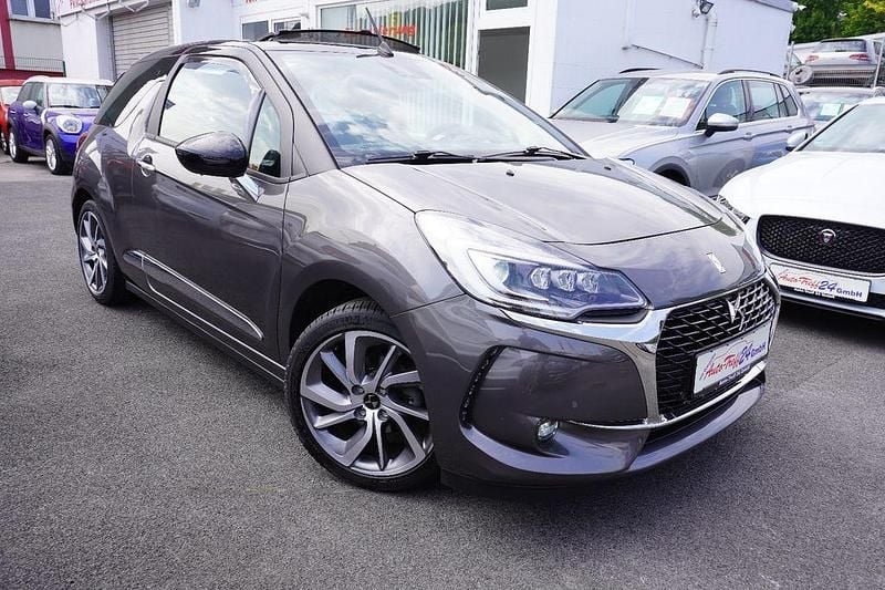 Grau Gebraucht 2017 Citroën DS3 Cabriolet So Chic Cabrio | 13.990 € (Fairer Preis) - Bild 1/4